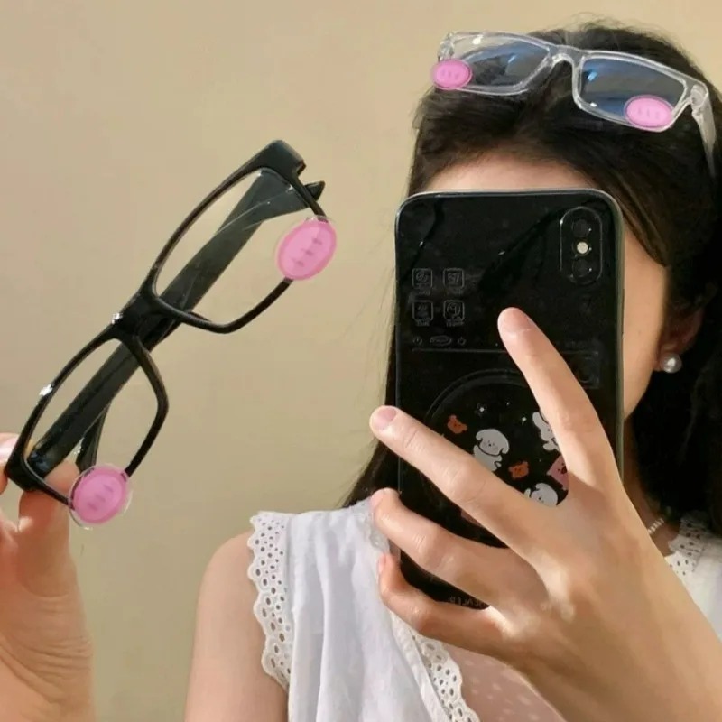 Cute Blush Glasses Anime Style - огляд і ціна Anime Cosplay Girl Photo